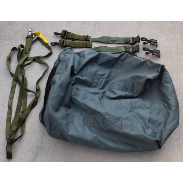 画像4: 米軍イーグル パラシュートドロップバッグ ウッドランド迷彩/グレーMEDIUM新品 (4)