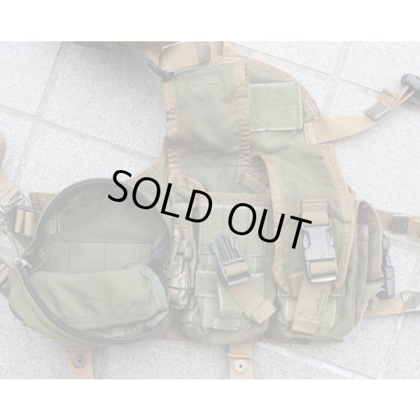 画像4: 米軍放出SOEライトファイターベストOD (4)