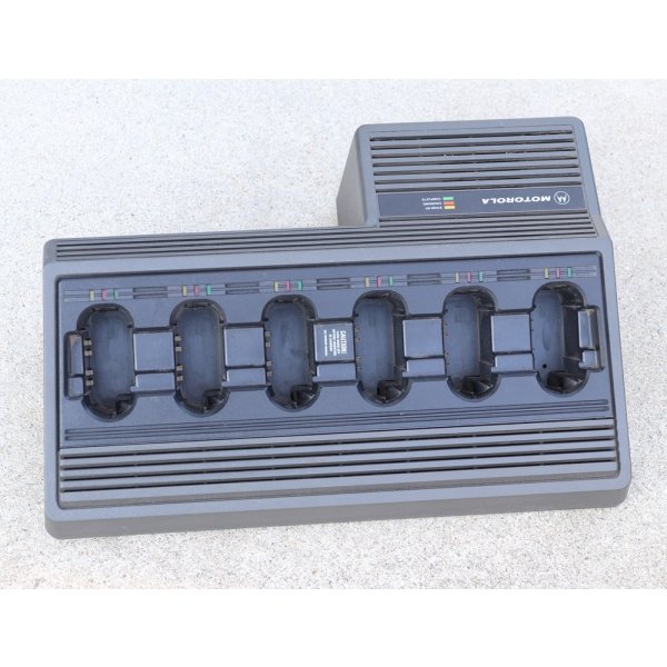 画像3: モトローラNTN4796A充電器 (3)