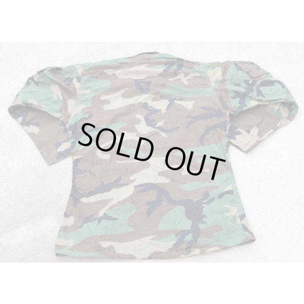 画像3: 米軍放出カスタム ウッドランド迷彩BDUジャケットSMALL-REGULAR新品 (3)