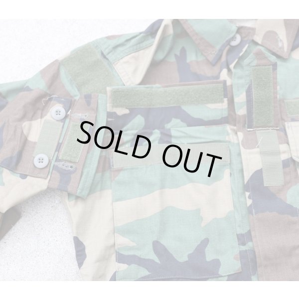 画像7: 米軍放出カスタム ウッドランド迷彩BDUジャケットSMALL-REGULAR新品 (7)