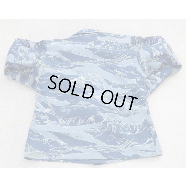 画像2: 米軍 試作品 米空軍女性用ジャケット ブルータイガーストライプ迷彩4R (2)