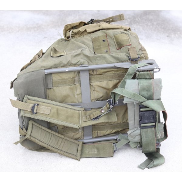 フィールドパック ラージ　ミリタリー　オーストラリア軍 米軍放出品 フィールドパック LC-1 アリスパック ラージ OD [ 難