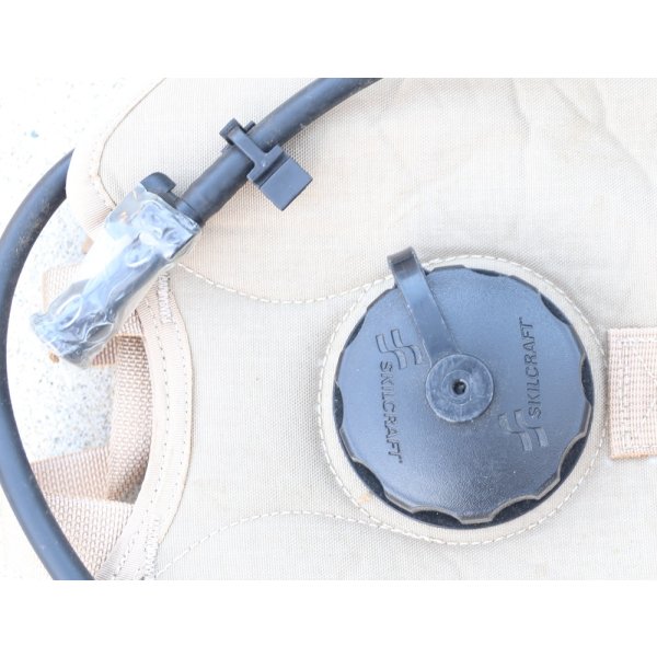 画像4: 米軍MOLLEII HYDRAMAXハイドレーションパック タン ブラダー付き新品 (4)