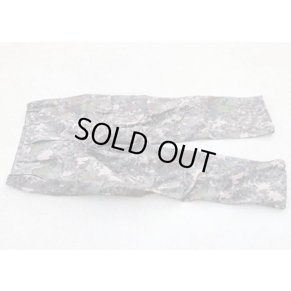 画像1:  韓国軍 戦闘服パンツ 韓国陸軍デジタル迷彩 新品? (1)