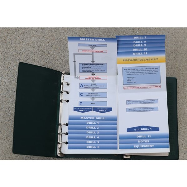 画像5: 英軍陸軍バインダー入りCBRN・負傷者救護マニュアル (5)