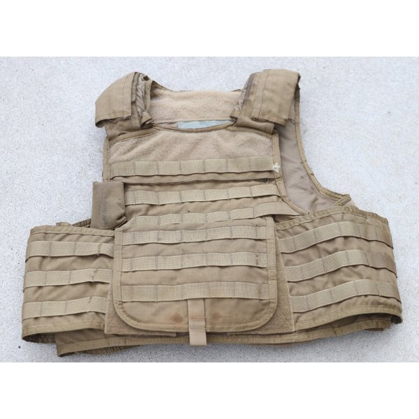 画像1: 米法執行機関放出? MSAパラクレイトRMV07ボディアーマーCB(コヨーテブラウン)MEDIUM (1)