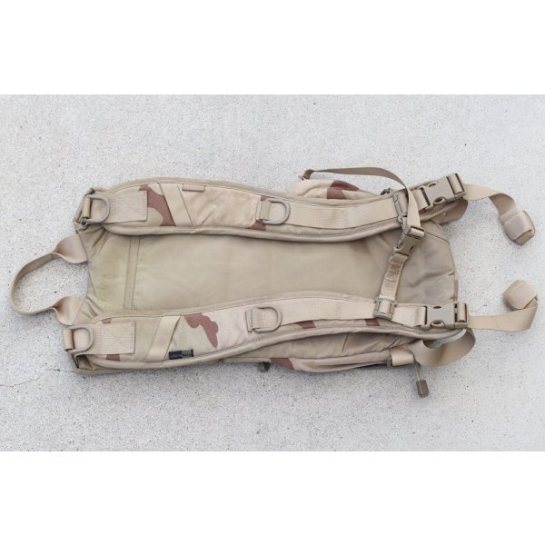 画像2: 米軍放出キャメルバックAMBUSHハイドレーションパック3Cデザート迷彩 (2)