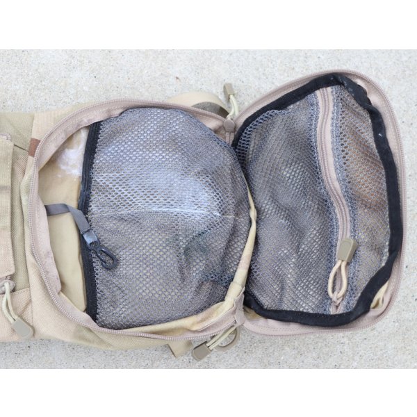 画像5: 米軍放出キャメルバックAMBUSHハイドレーションパック3Cデザート迷彩 最初期型? (5)