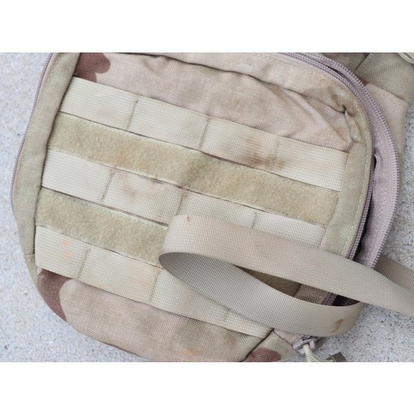 画像3: 米軍放出キャメルバックAMBUSHハイドレーションパック3Cデザート迷彩 最初期型? (3)