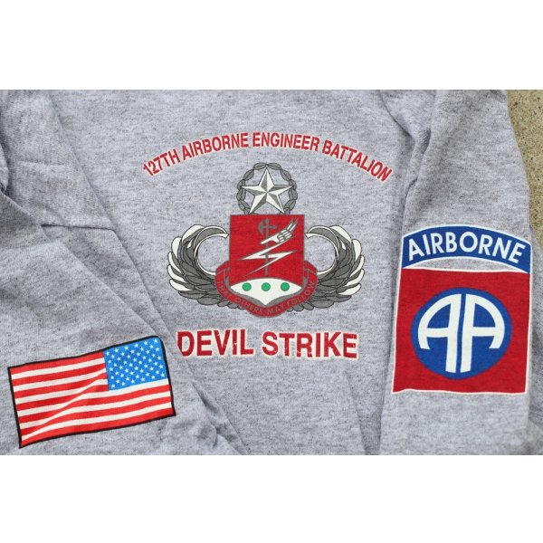 画像3: 米軍放出ソフィーTシャツグレー 第82空挺師団第1旅団戦闘団第127空挺工兵大隊プリント入り新品 (3)