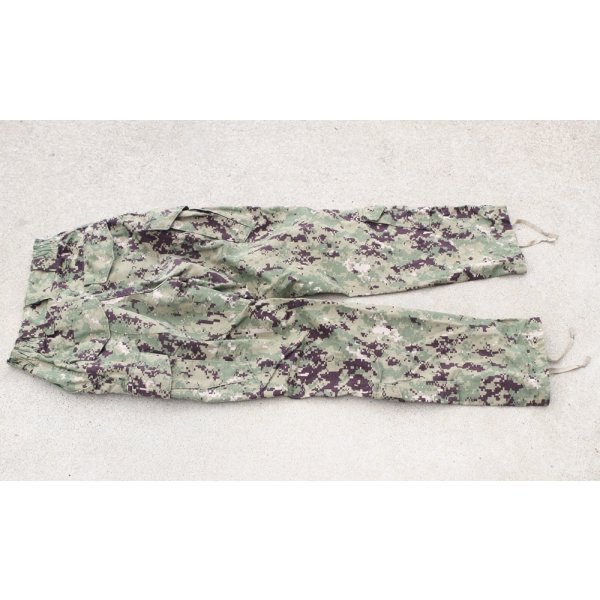 画像1: 米軍 米海軍NWU TYPE3(AOR2)パンツ (1)