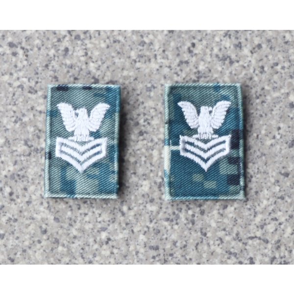 画像1: 米軍 米海軍NWUタイプ1用二等海曹階級章2枚セット (1)