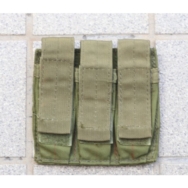 画像1: 米軍放出SOE胸部用トリプルピストルマガジンポーチOD (1)