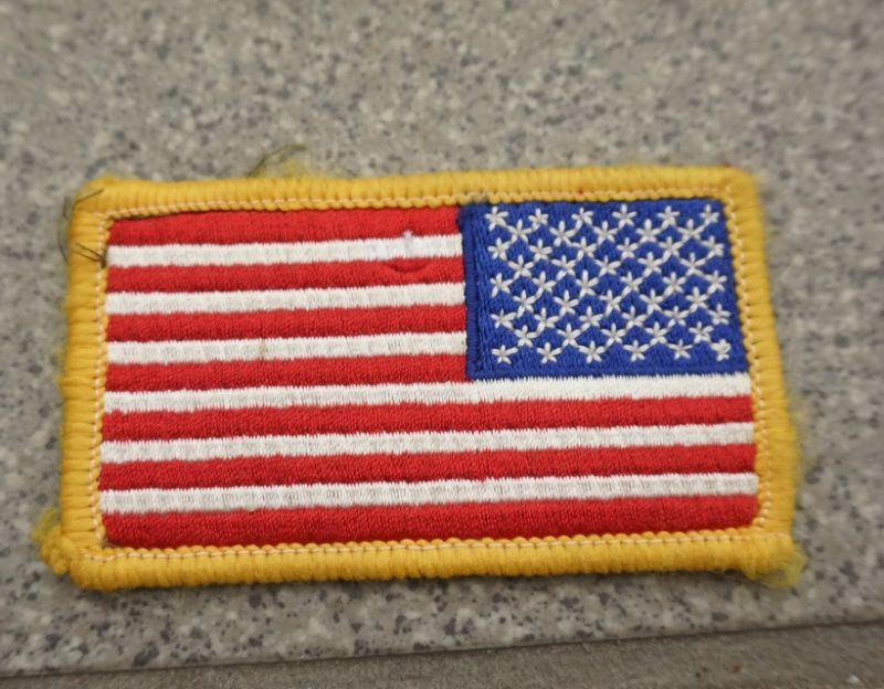 米軍放出リバースタイプ星条旗フラッグパッチ フルカラー品 ミリタリーサープラス キャンプ・ビッキー