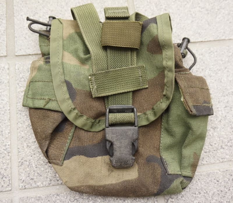 米軍MOLLEIIキャンティーン・GPポーチ ウッドランド迷彩 - ミリタリーサープラス キャンプ・ビッキー