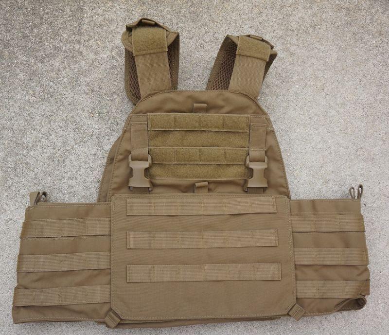 MAYFLOWER RC プレートキャリア ASSAULT PLATE CARRIER APC コヨーテブラウン S/Mサイズ  サバゲー、ミリタリー